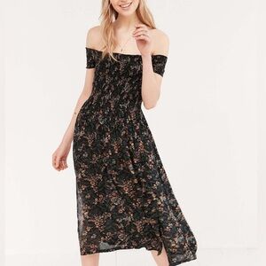 Kimchi Blue Black Floral Off-Shoulder Midi Dress – Size M